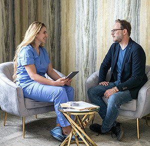 Médecin clinique Art'N Hair en Hongrie
