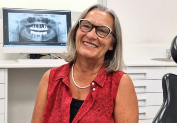 patiente Marie, implants dentaires à Tenerife