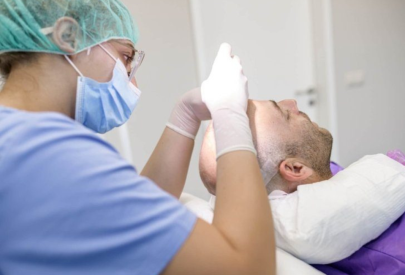 patient en chirurgie greffe de cheveux